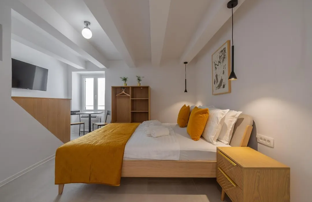 Miracolo di Mare Golden House-1
