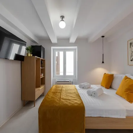 Miracolo di Mare Golden House-3